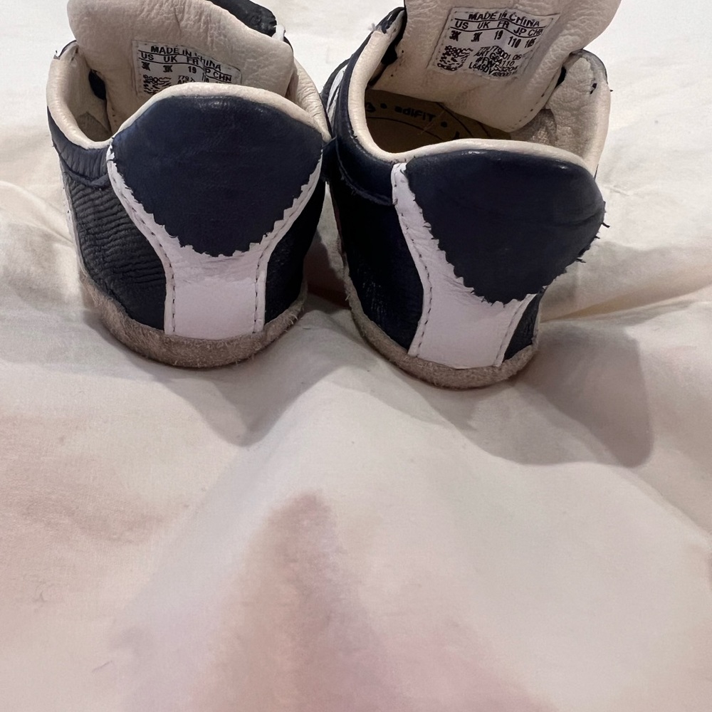 Adidas Y’s - Picture 4 of 6